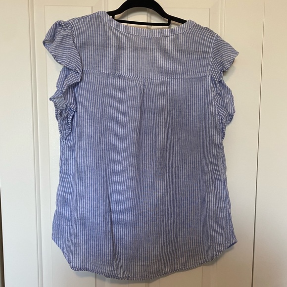 🎉 5/$30 - Old Navy Blouse - Picture 4 of 4